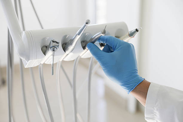 Professional Tooth Extraction technician working in Allen County County, KS